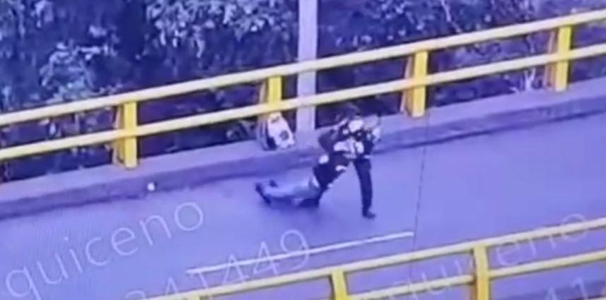Policía salvó la vida de un hombre en el centro de Medellín