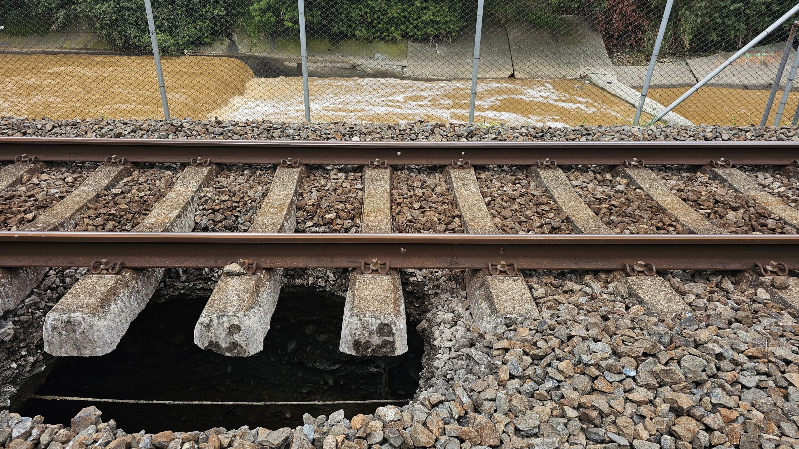 ¿Por qué se produjo el daño que afectó infraestructura del Metro?