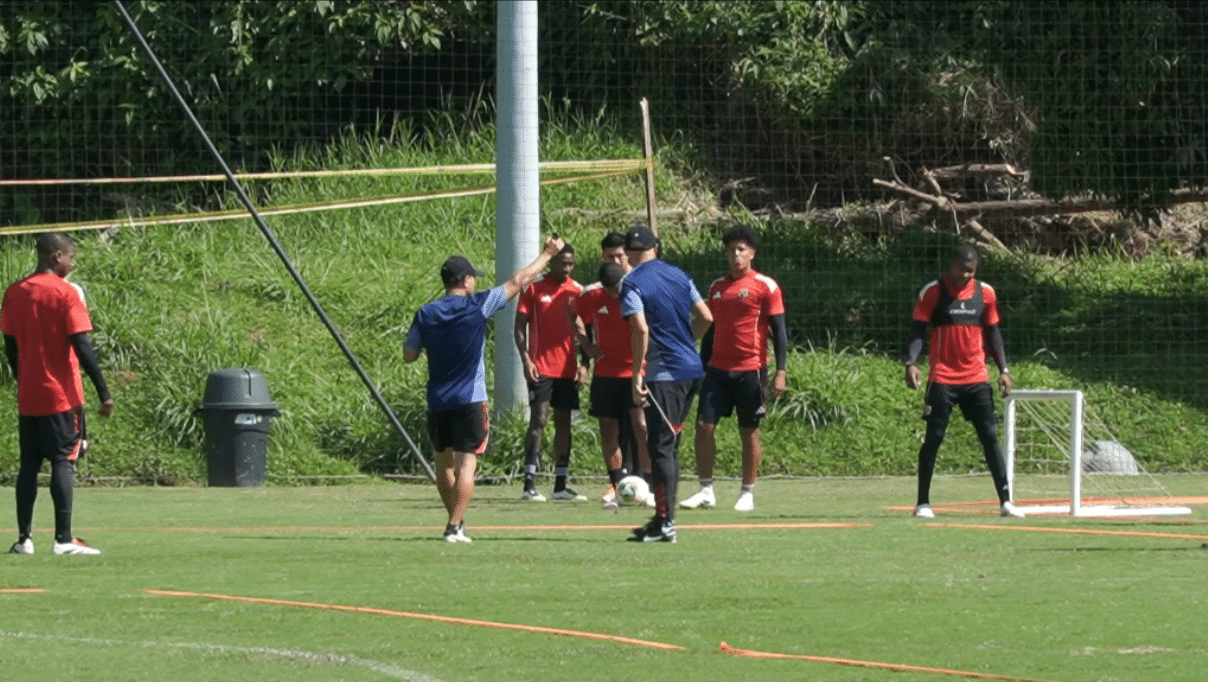 Medellín tendrá tres bajas por amarillas para el clásico paisa