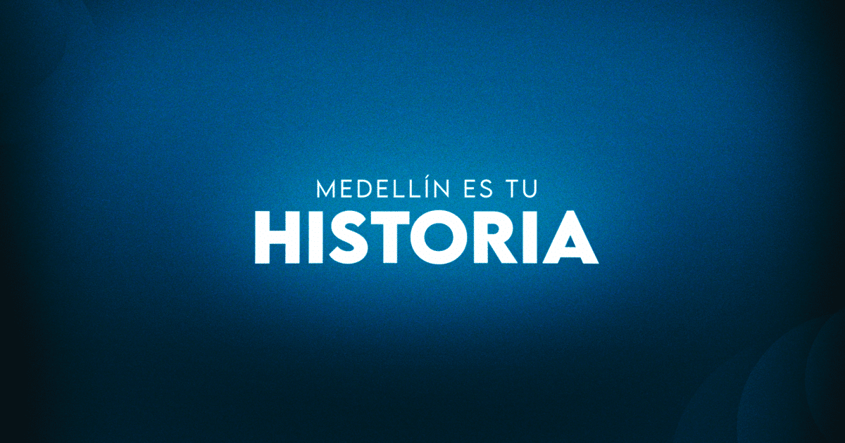 Banner con fondo azul claro y oscuro con el logo de Medellín es tu historia en el centro
