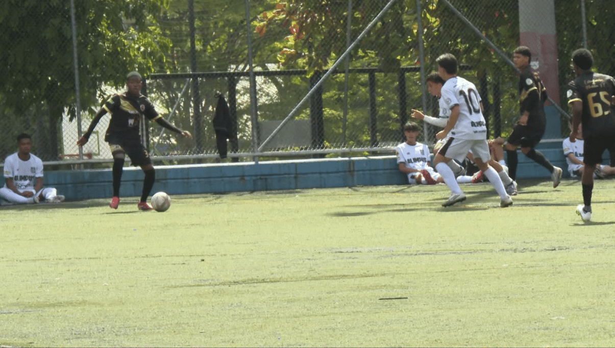 La cancha Antonio Nariño, el lugar de los sueños en la comuna 13