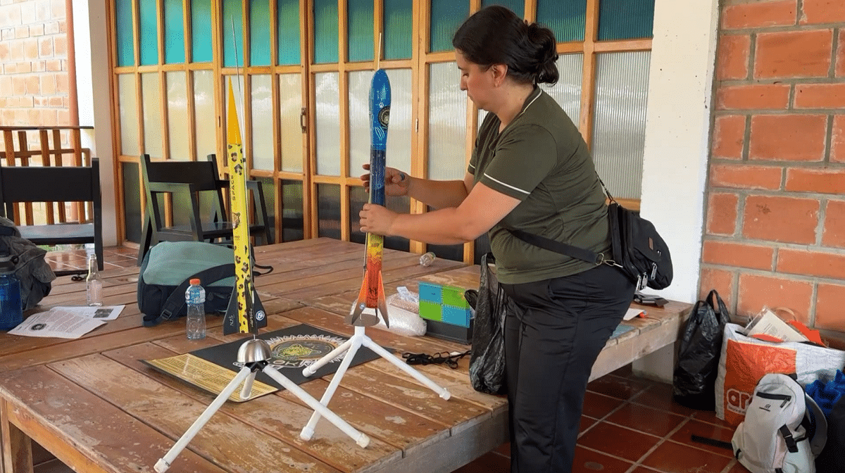 Así se vivió la competencia de cohetería deportiva en Santa Fe de Antioquia