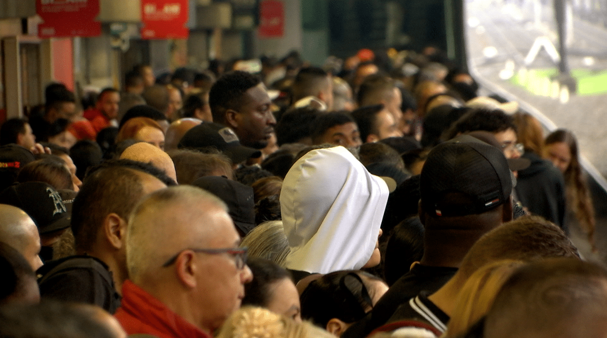 Congestiones y demoras se vivieron en la hora pico en el metro por contingencia