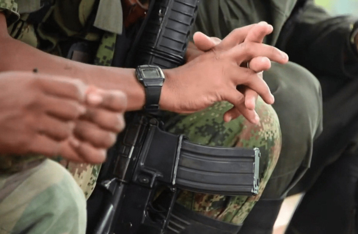 Cuestionan diálogos del Gobierno nacional con el Clan del Golfo en Catar