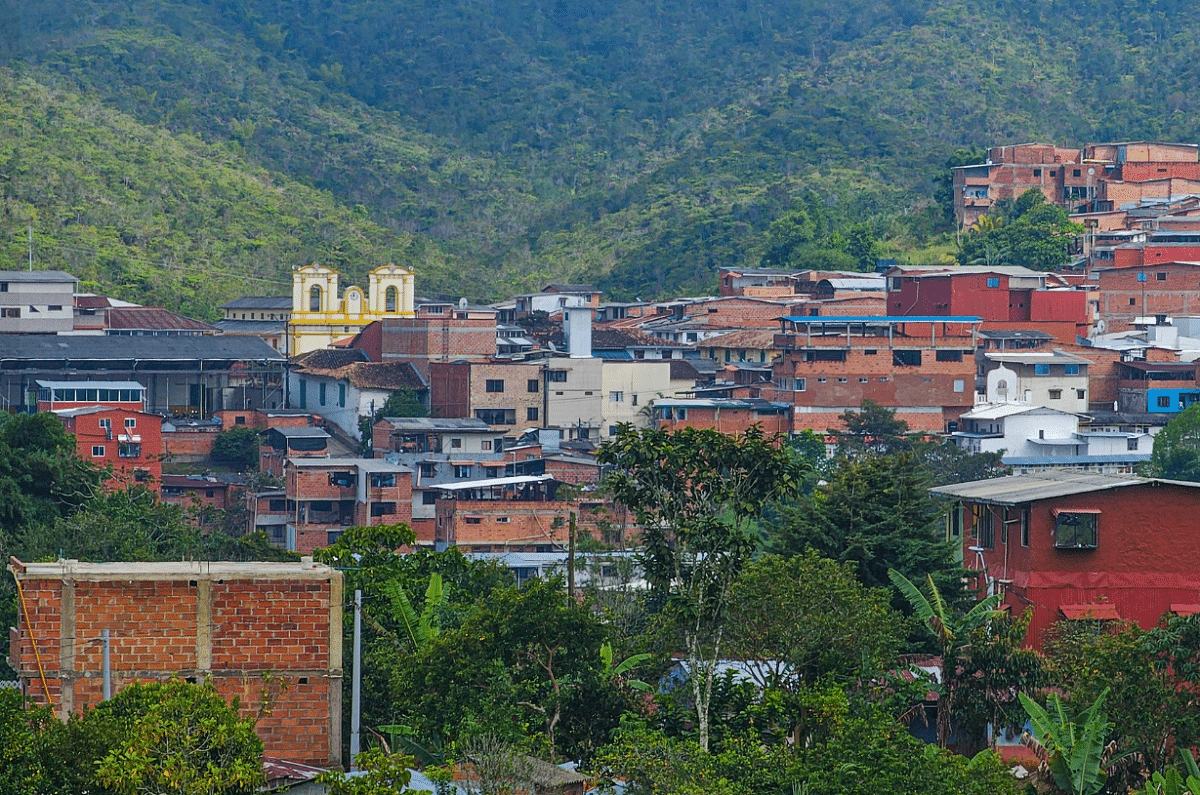 30 desplazamientos forzados masivos se han presentado en Antioquia en solo 10 meses