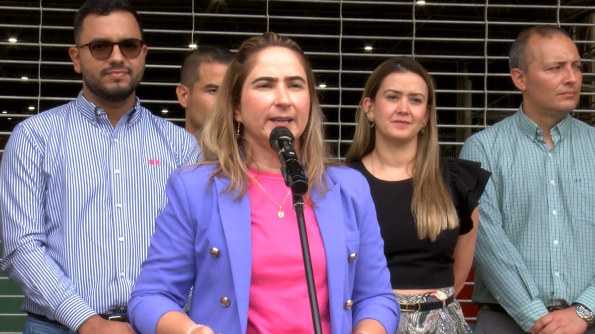 Formulan pliego de cargos contra la exsecretaria de Educación de Medellín y tres servidores