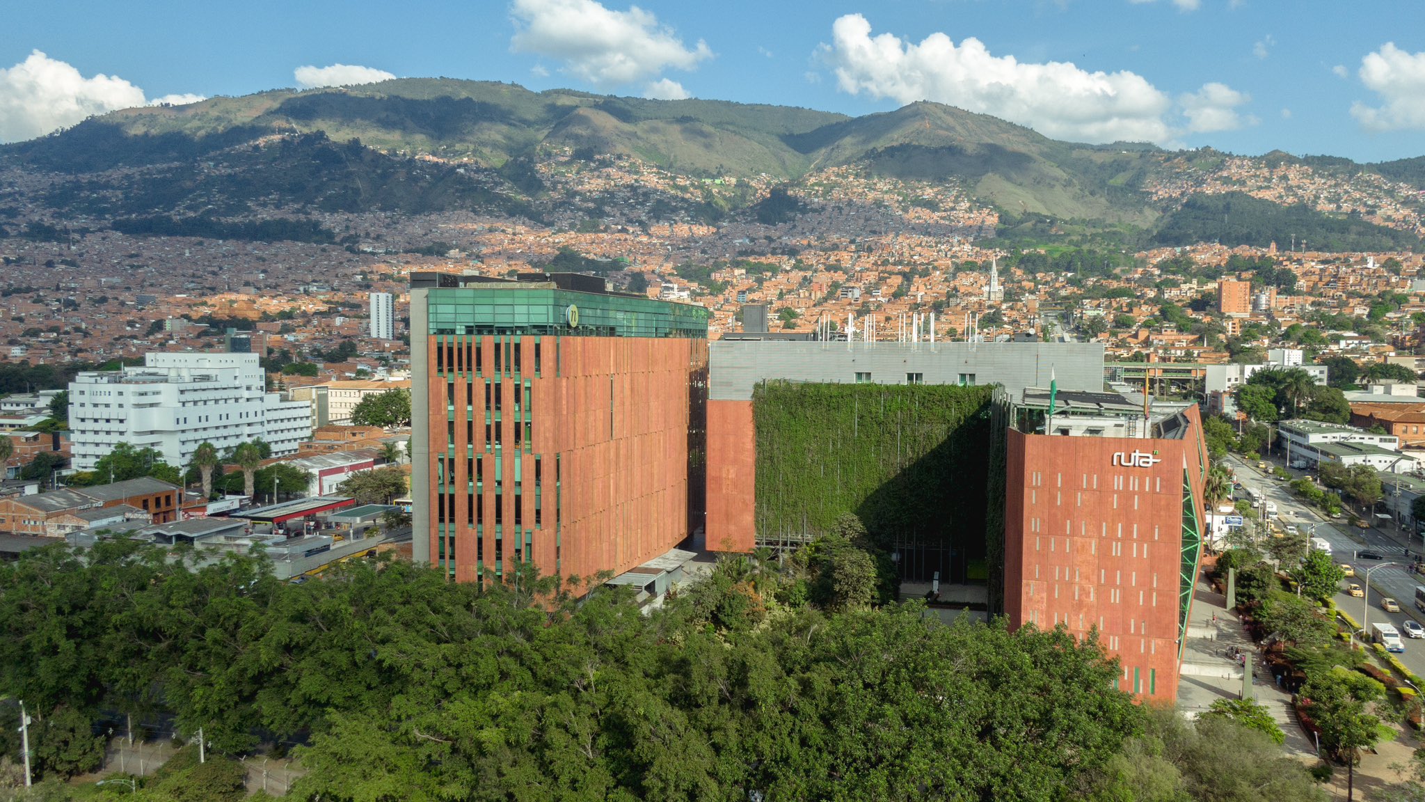 Imputan a exdirectivo de Ruta N por posibles irregularidades en la adjudicación de un contrato