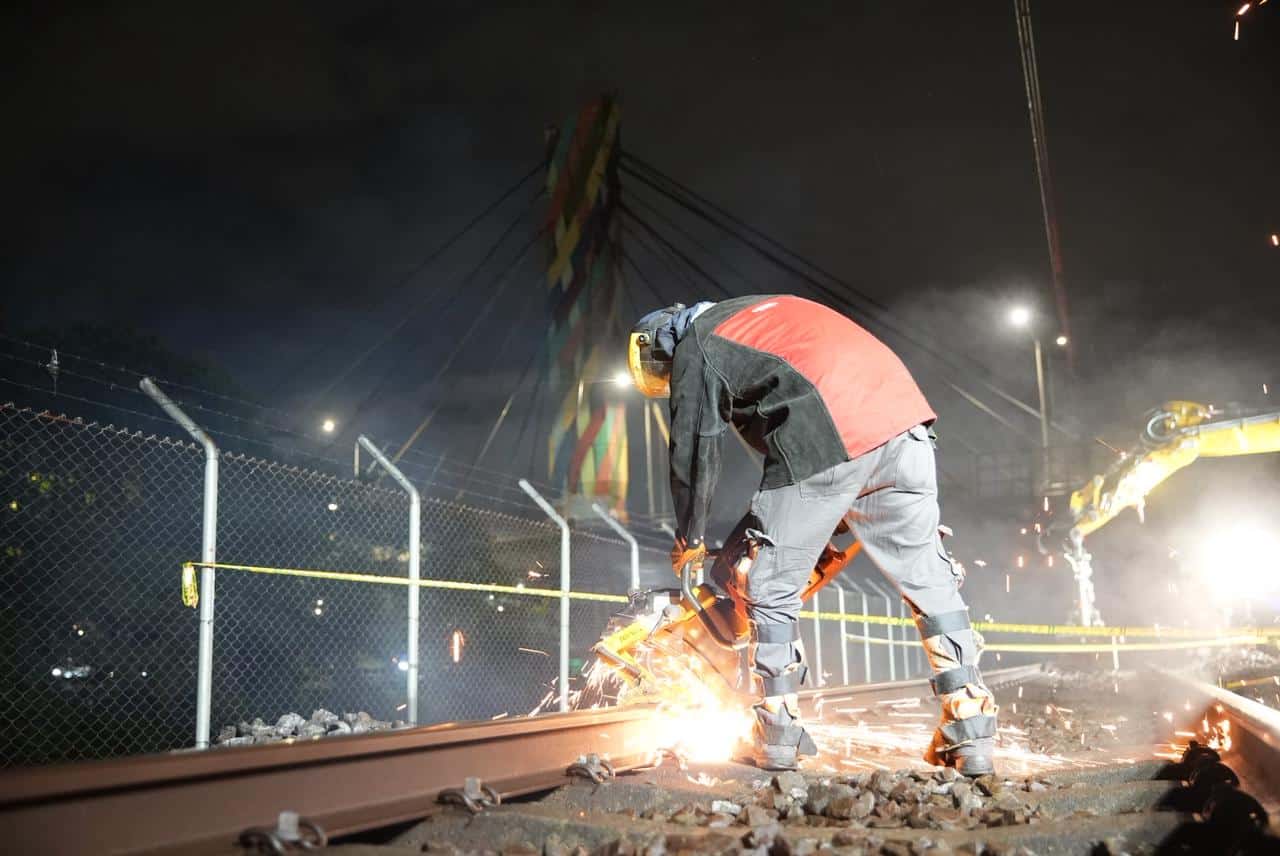 Así son los trabajos para solucionar la socavación en la línea férrea del metro