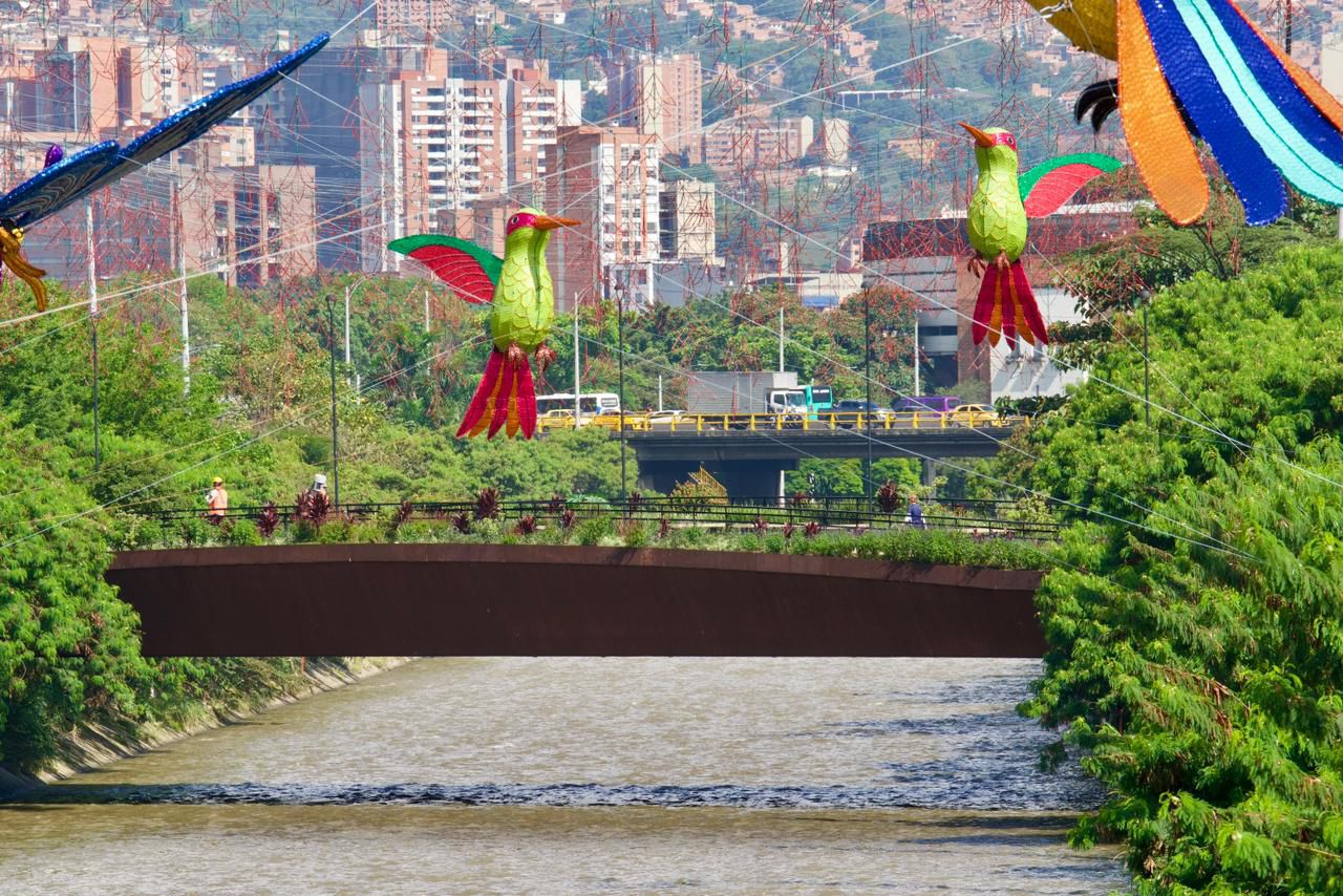 ¡Espectaculares! Alumbrados de Medellín rinden homenaje a los 350 años de la ciudad