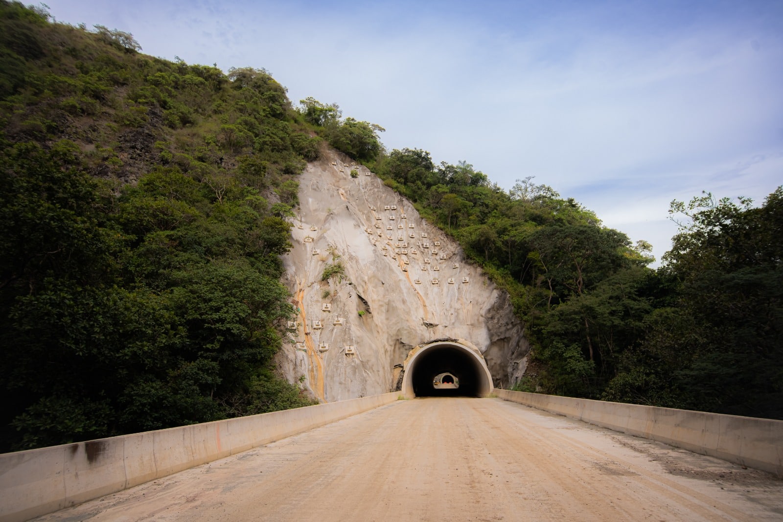 Así avanzan las obras de la nueva vía al mar Gonzalo Mejía Trujillo
