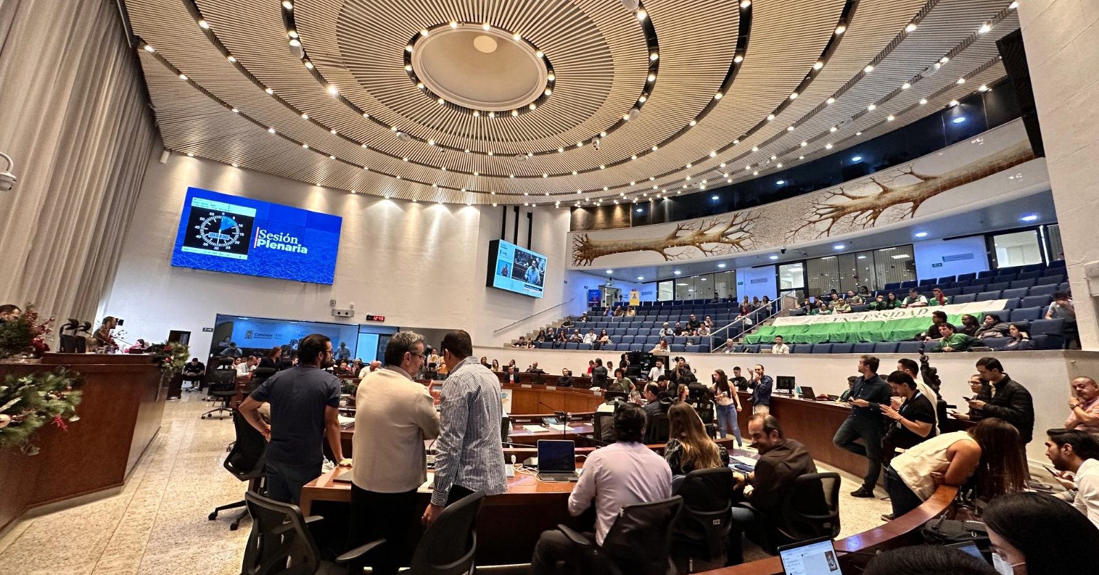 Concejo de Medellín aprueba más de 12 billones de pesos para el presupuesto de 2026