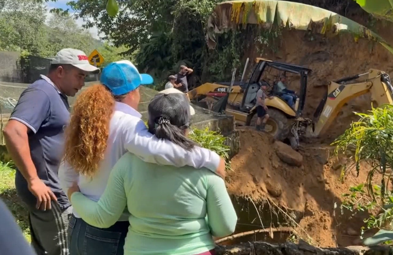 Deslizamiento de tierra en el municipio Santo Domingo cobró la vida de un adulto mayor 