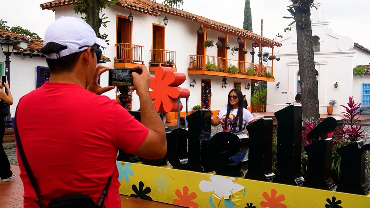 Fin de año en Medellín: auge turístico dejará 143,7 millones de dólares y alta ocupación hotelera