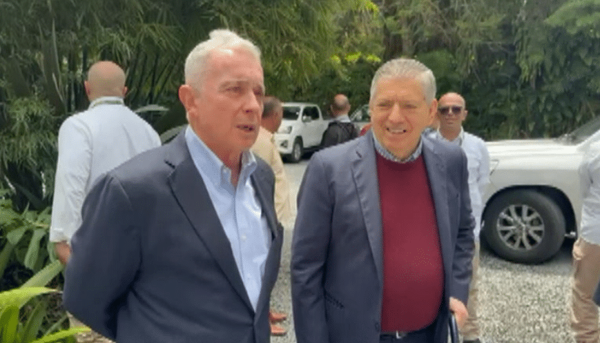 Lo que dejó el encuentro entre los expresidentes Álvaro Uribe y César Gaviria