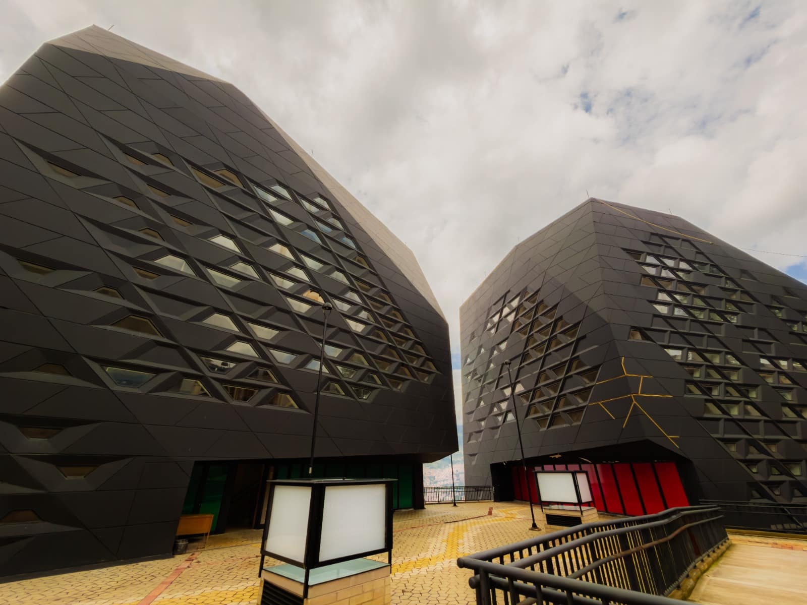 Publican proceso de contratación para terminar obras de la Biblioteca Santo Domingo Savio