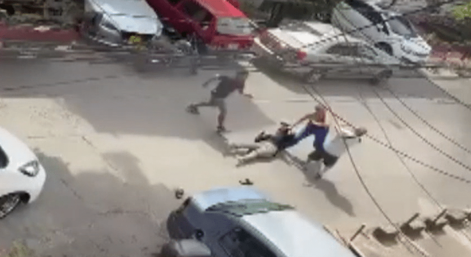 Vecinos terminan a los golpes por un caso de mal parqueo en Guayabal