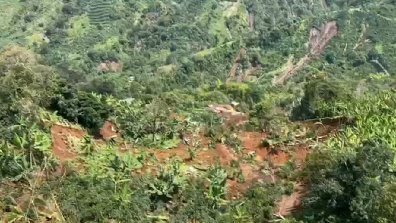Continúa la emergencia en Pueblorrico, familias han tenido que evacuar sus hogares