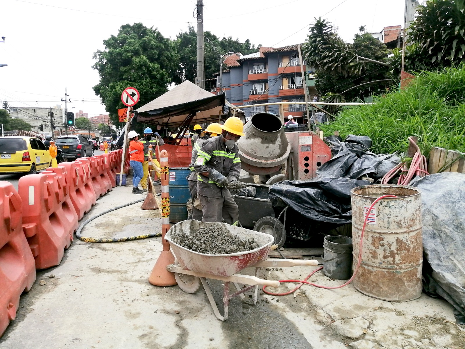 Obras del Metro de la 80: finalizó la reubicación de las redes de alcantarillado cerca del Rinconcito Ecuatoriano 