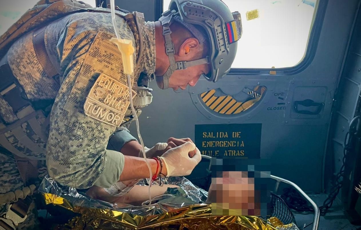 Héroica operación aérea salva la vida de un soldado en Anorí