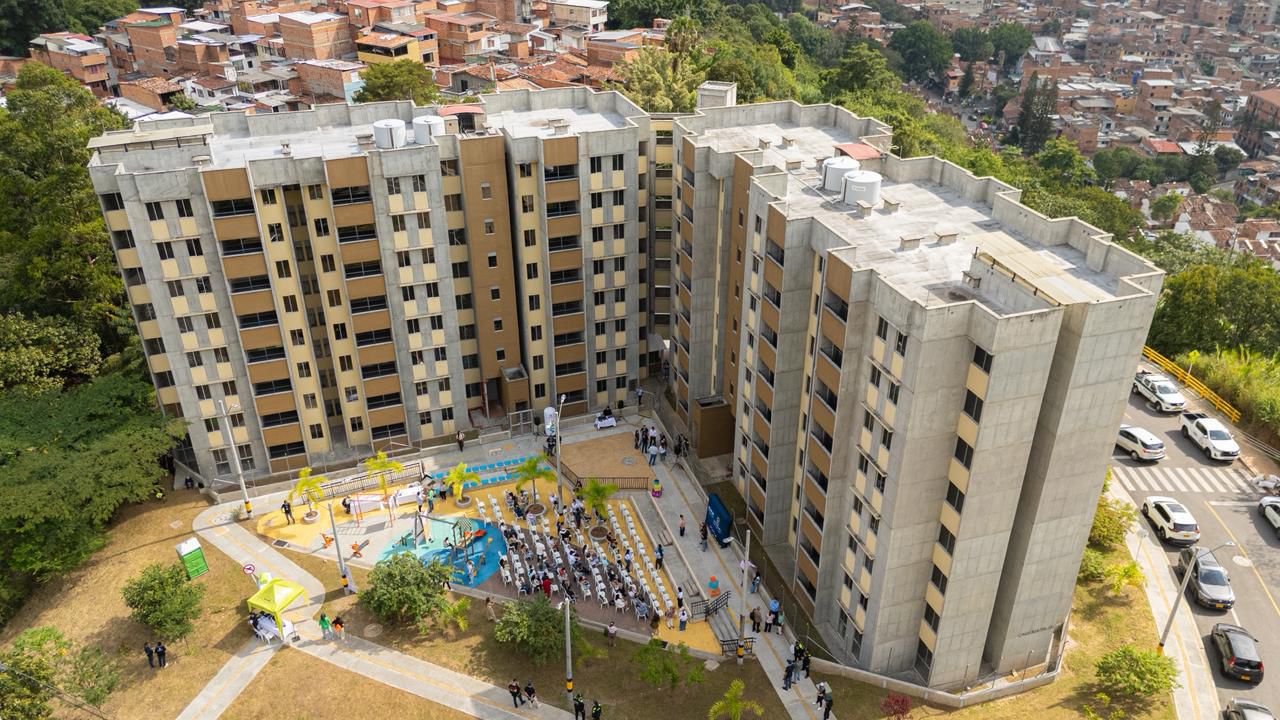 Alcalde entregó 94 viviendas de interés social en Belén Rincón 