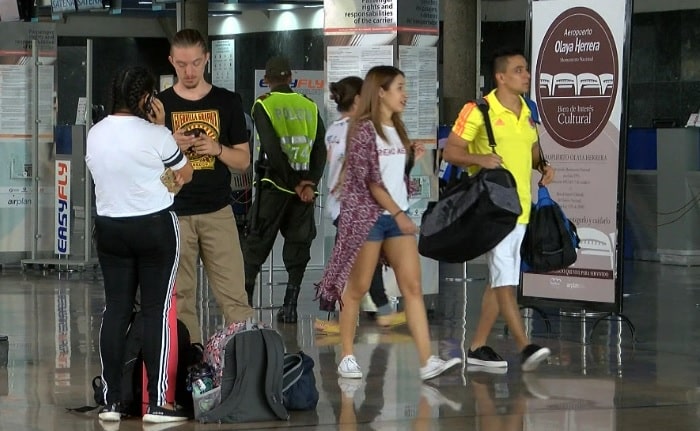 Alza en el precio de los tiquetes aéreos genera debate