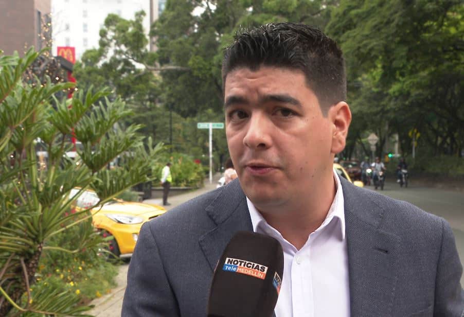 Analistas afirman que discurso de presidente Petro por salario mínimo tiene imprecisiones