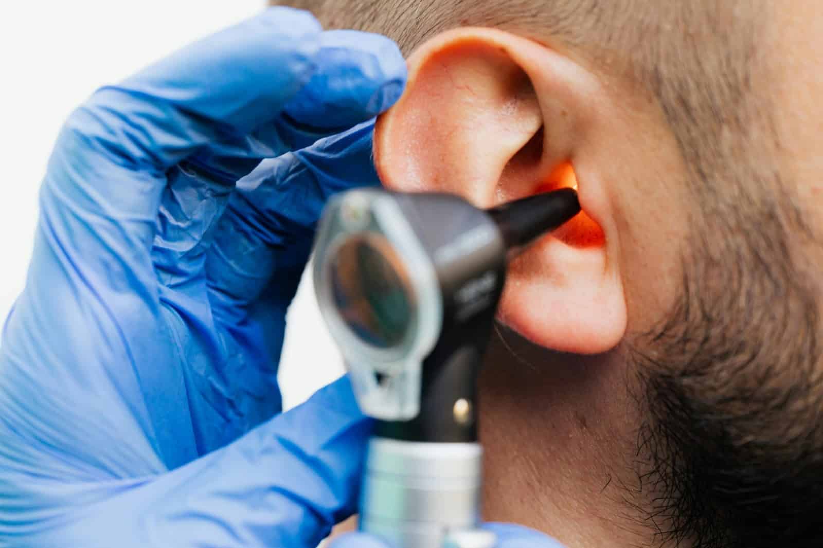 Así puede prevenir otitis y otras infecciones en los oídos durante temporada de vacaciones