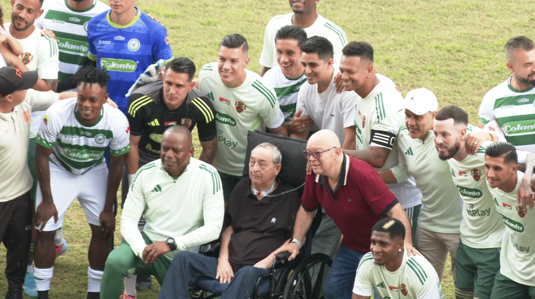 Con grandes leyendas del rentado colombiano, se celebró el Día del Fútbol Envigadeño