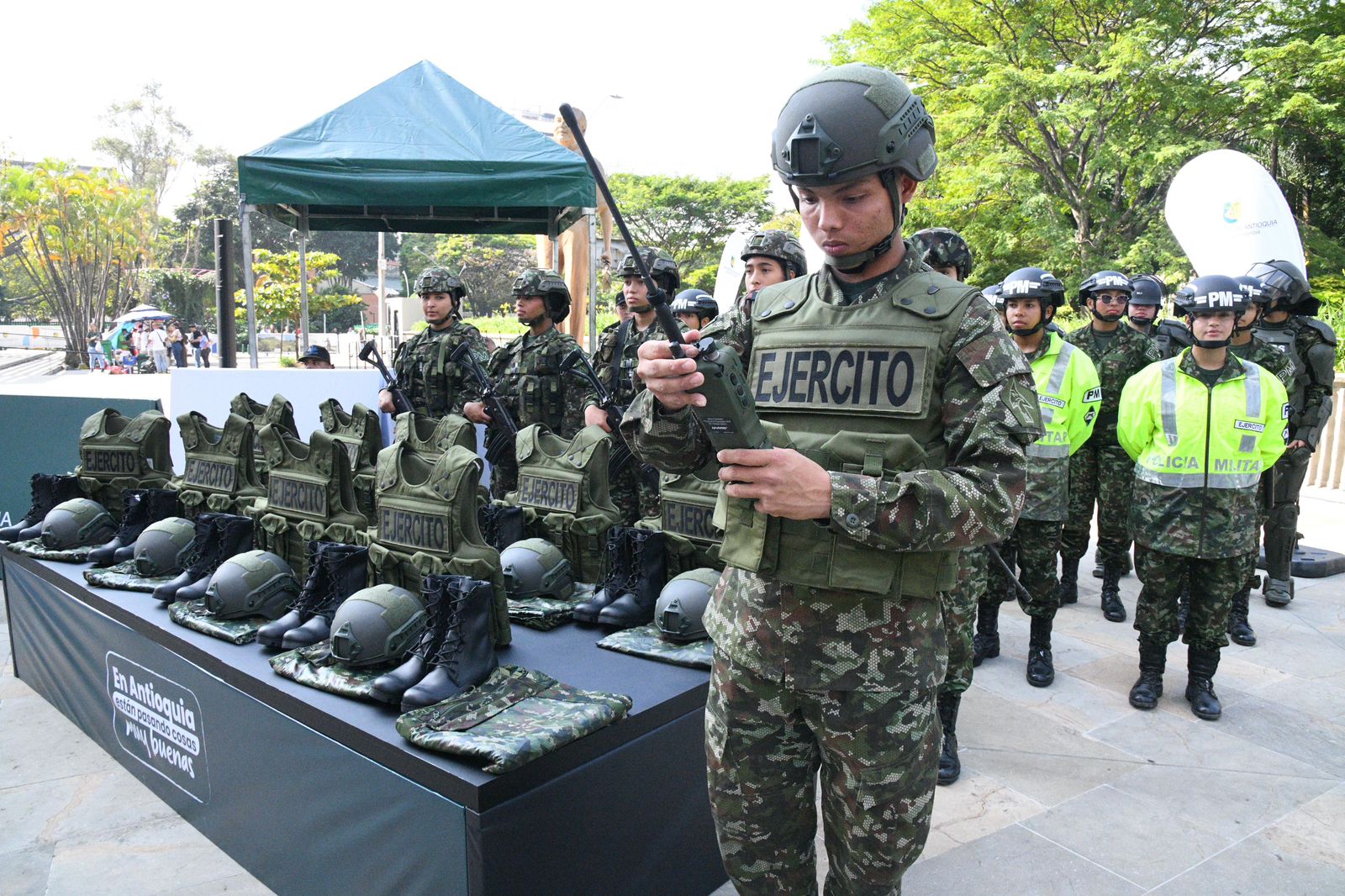 Nueva dotación a las fuerzas militares de Antioquia