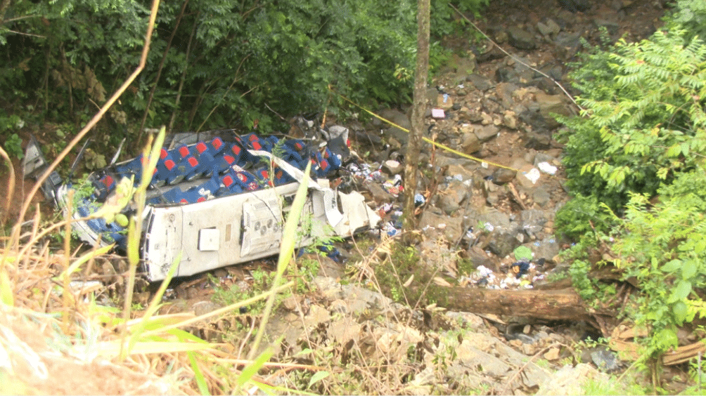 Esto es lo que se sabe de la investigación sobre el accidente en bus que acabó con la vida de 17 personas