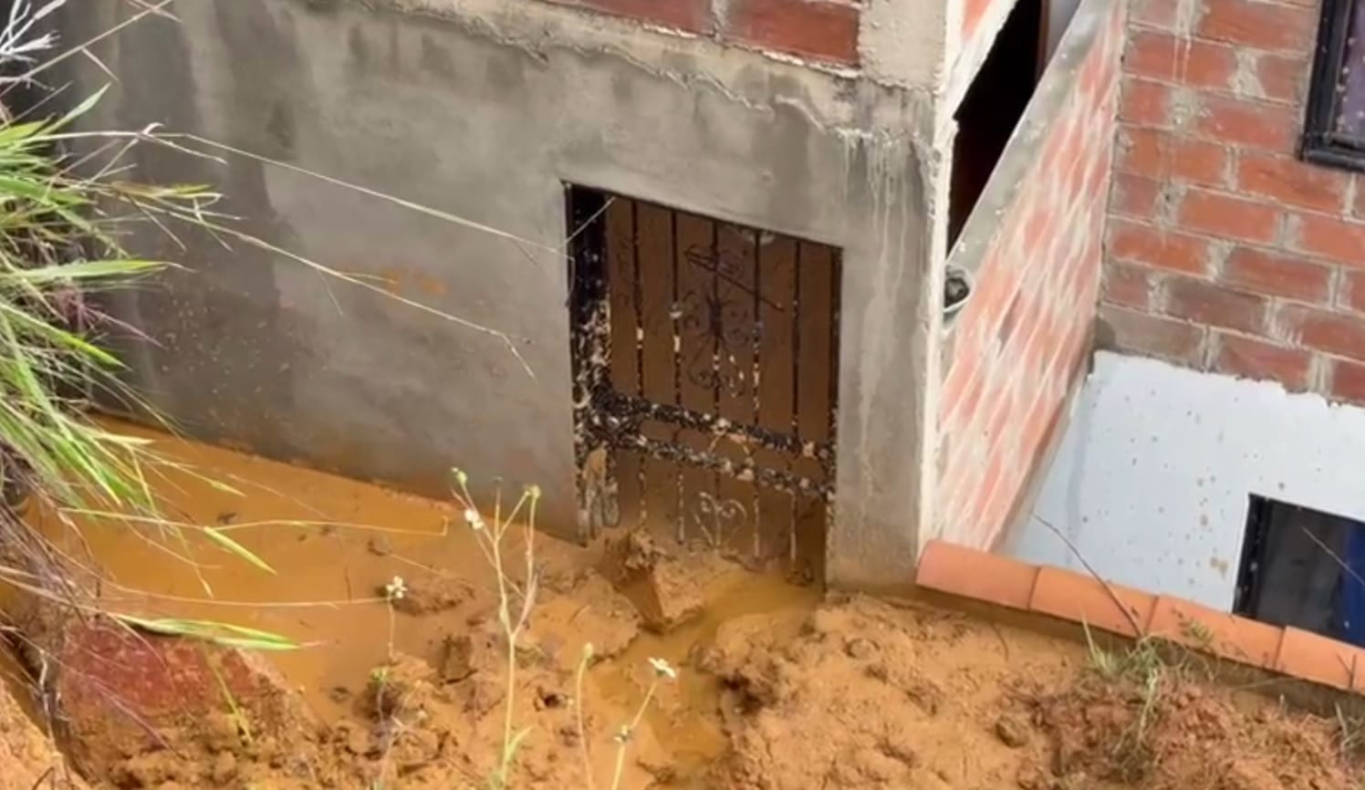 Evacuadas 17 personas por riesgo de deslizamiento en Rionegro