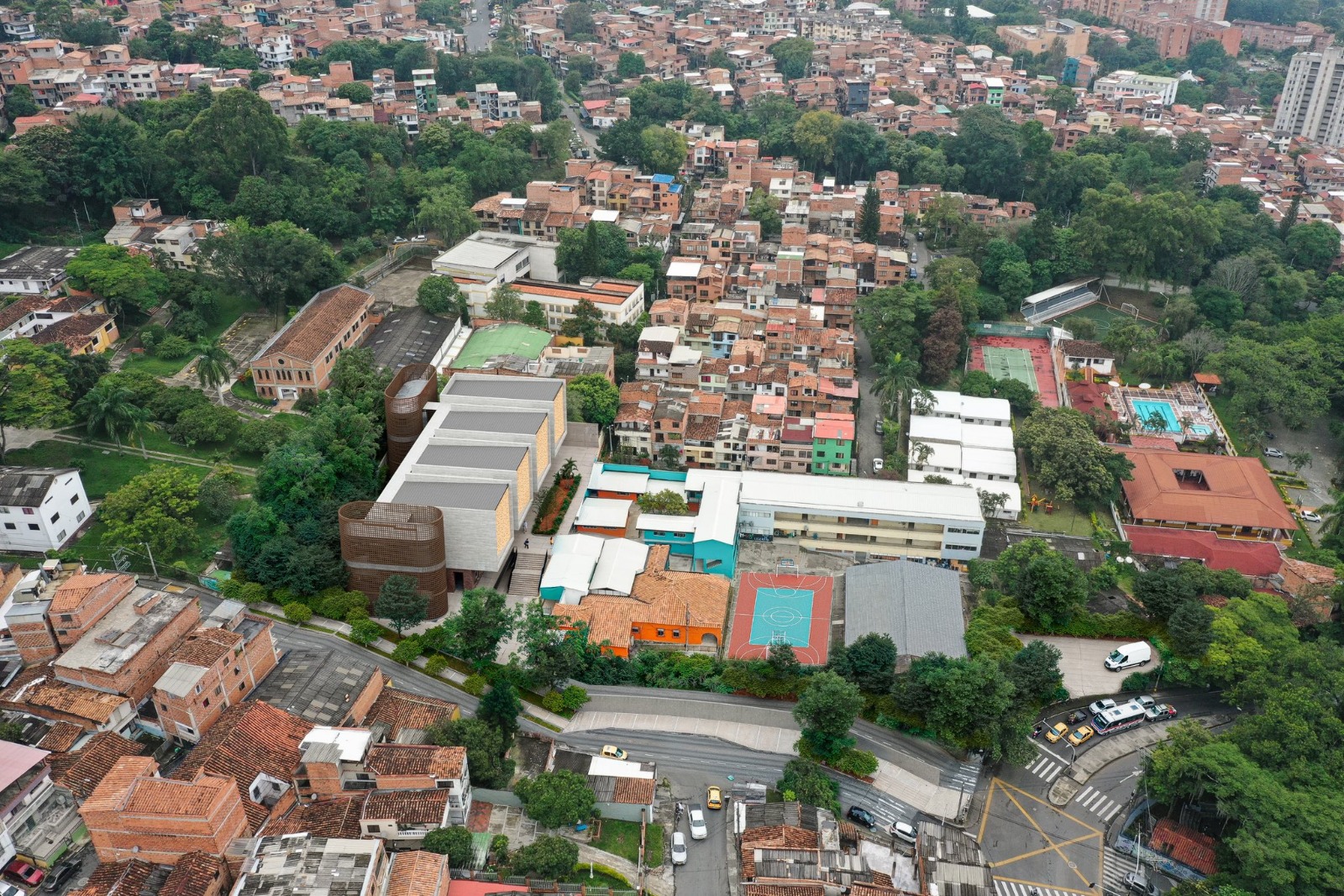 Fue adjudicado el primero de los 10 megacolegios que se construirán en Medellín
