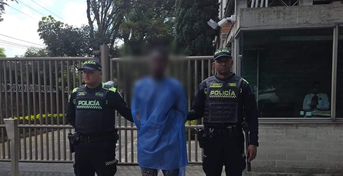 Hombre, al parecer borracho, llegó a una fiesta familiar y agredió a seis personas en Robledo 