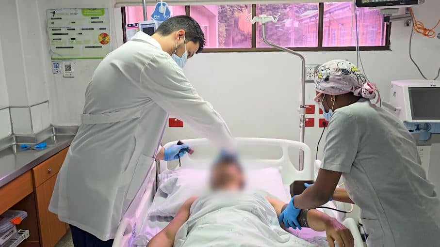 Joven de 18 años sufrió quemaduras cuando transportaba fuegos pirotécnicos