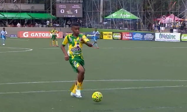 Los niños se preparan para hacer parte de la Babyfútbol 