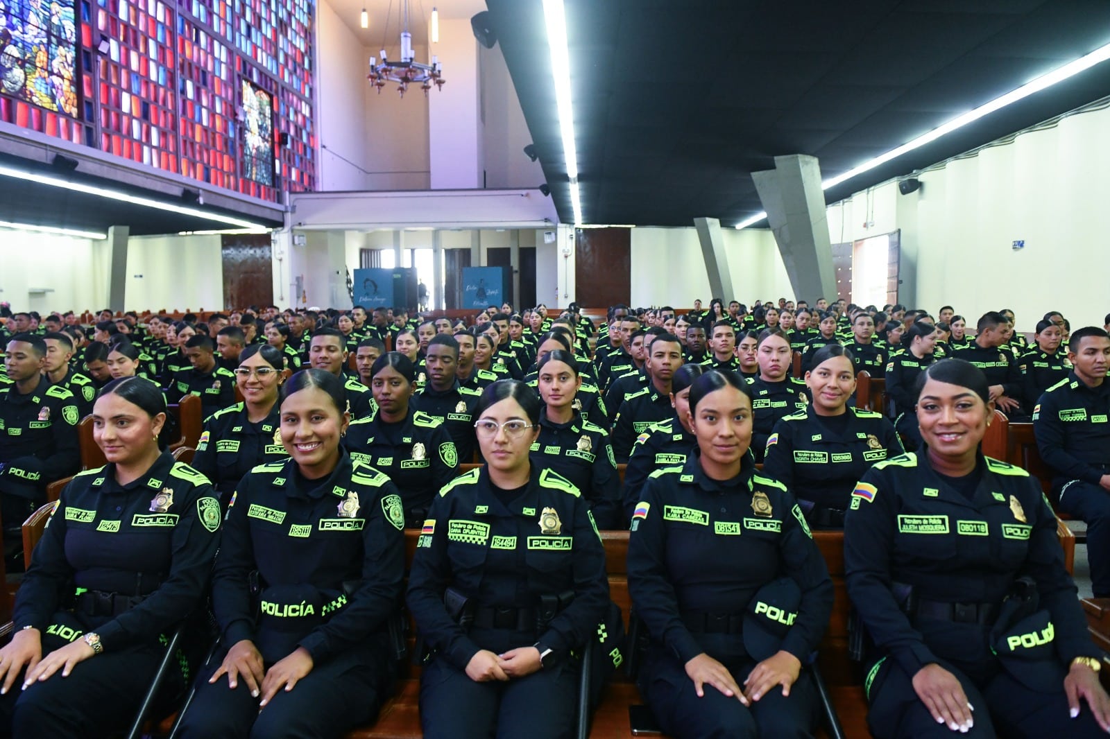 Más de 600 nuevos policías reforzarán la seguridad en el Valle de Aburrá
