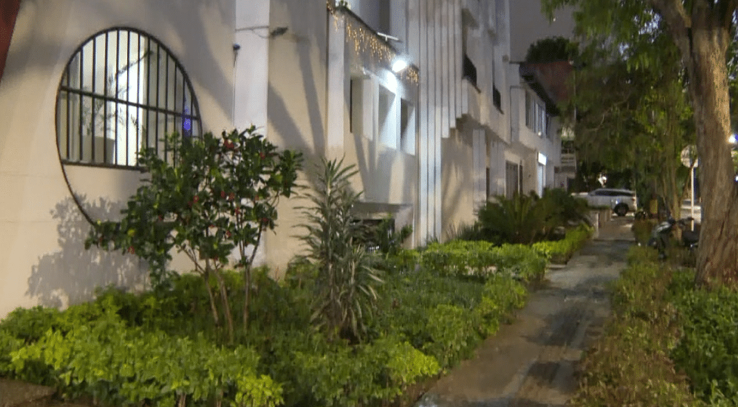 Por denuncia ciudadana, estadounidense fue encontrado con una adolescente en Laureles