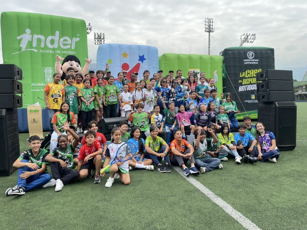 Se entregaron los uniformes del Festival de Festivales 2026