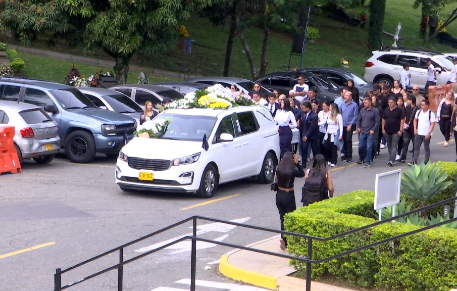 Se realizan honras fúnebres de egresados del Liceo Antioqueño que fallecieron en accidente