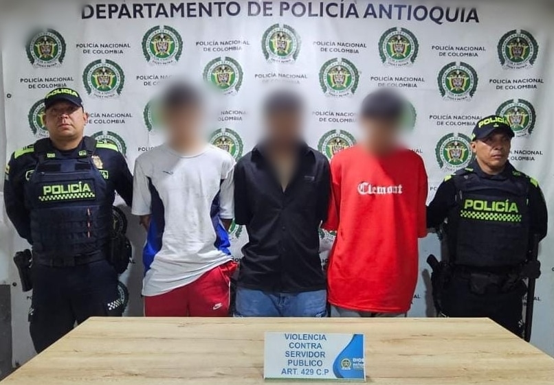 Tres capturados por agredir a uniformados de la Policía durante un procedimiento en Amagá