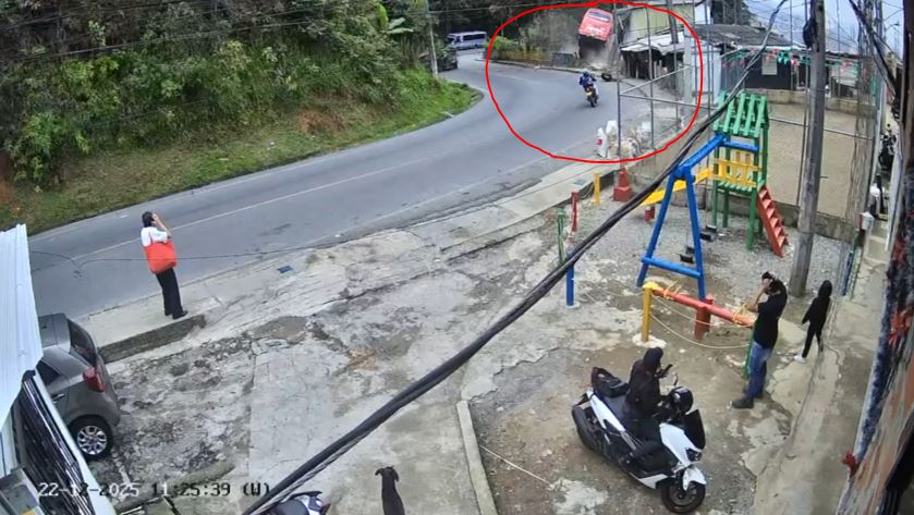 Video muestra momento exacto en que un bus de Santa Elena se va a un abismo