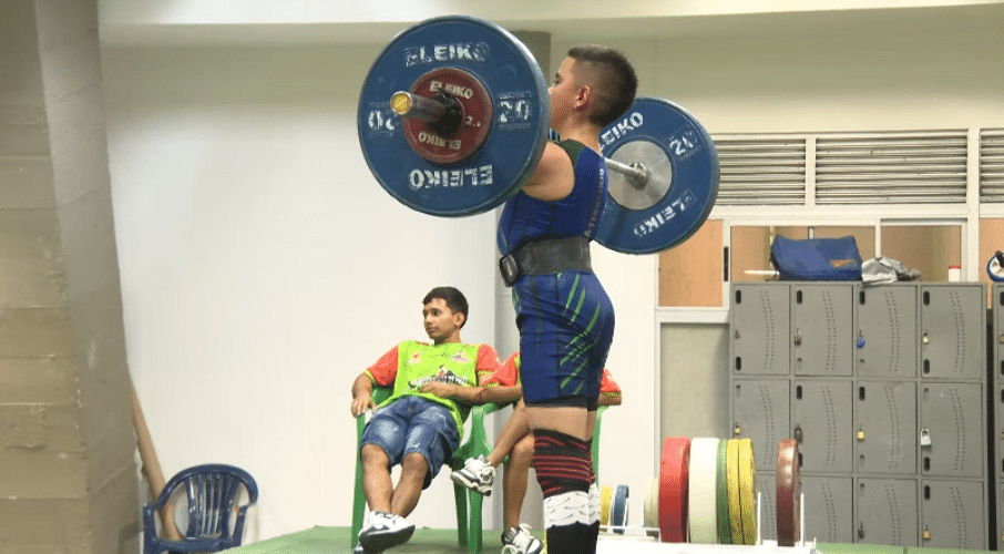 El Babylevantamiento de pesas destaca en el Festival de Festivales