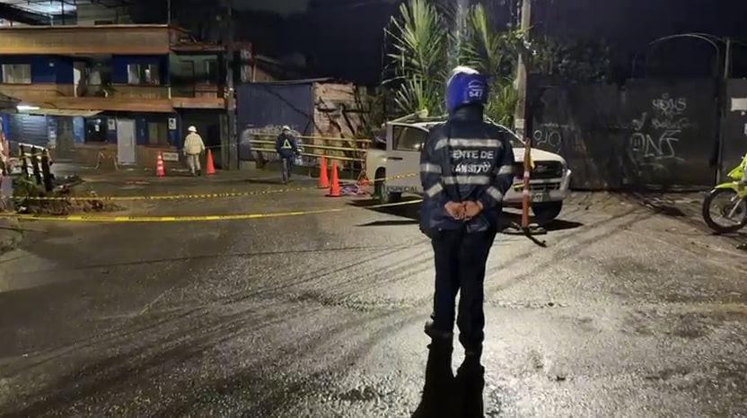 Cierre total de la vía por socavamiento en el puente La Limona