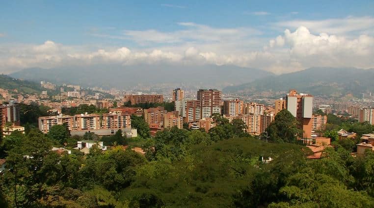 Denuncian abuso de precios en alquiler de Airbnb por conciertos de Bad Bunny