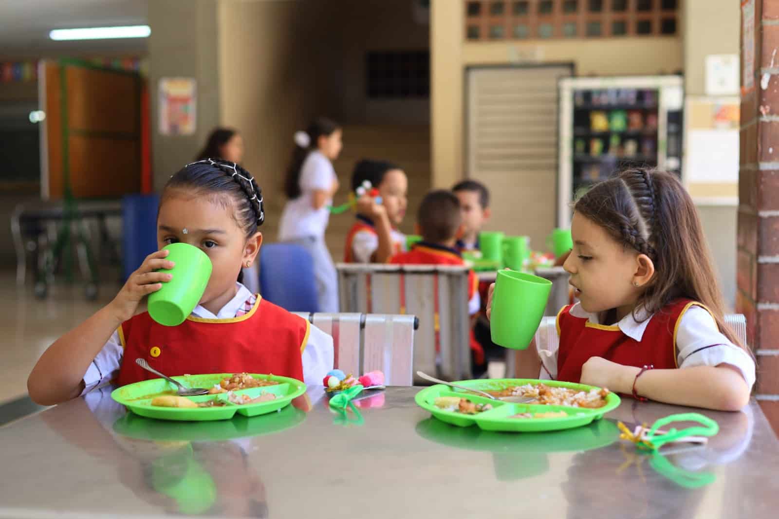 Distrito de Medellín garantiza recursos del PAE para 2026 y busca seguir ampliando cobertura