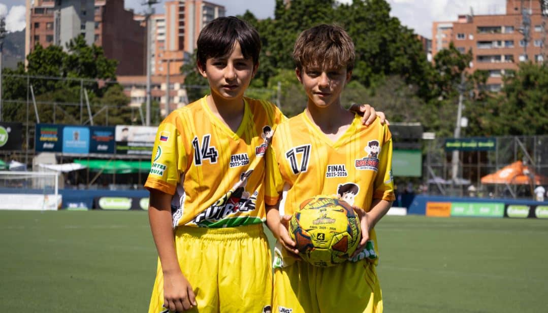 Los mellizos calidosos que defienden los colores de Caterpillar Motor Bogotá en el Babyfútbol