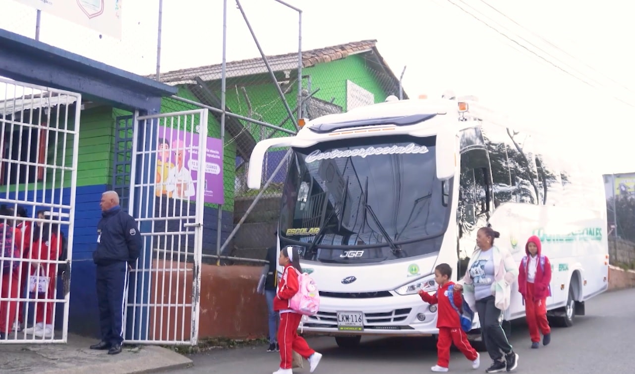 Rutas escolares, la estrategia en Medellín para la permanencia 