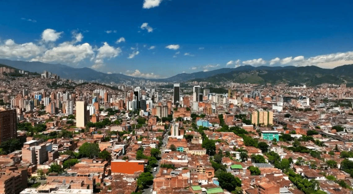 Turistas que vinieron a Medellín para ver a Bad Bunny también disfrutan de los planes de ciudad