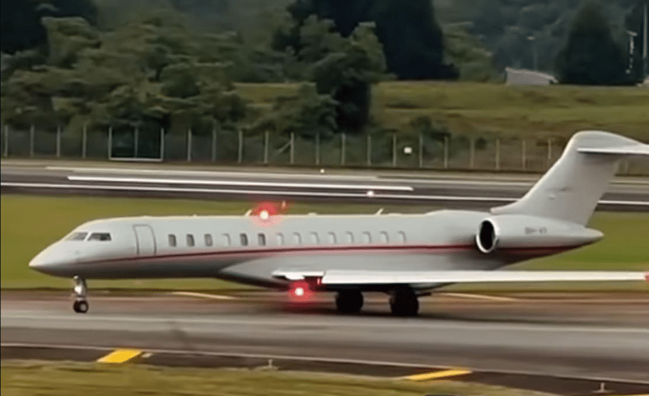 Así es el avión de Bad Bunny, uno de los jets privados más lujosos del mundo