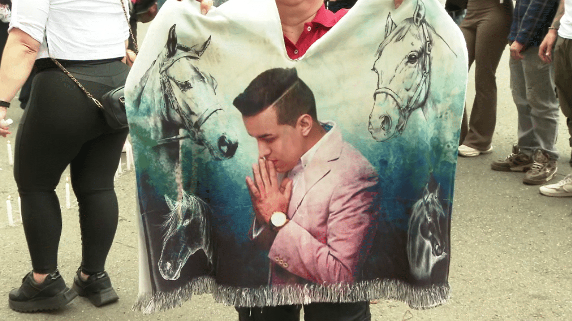 Fans de Yeison Jiménez le rindieron homenaje en Medellín